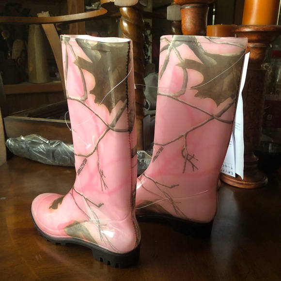 Rain boots - Picture 3 of 7